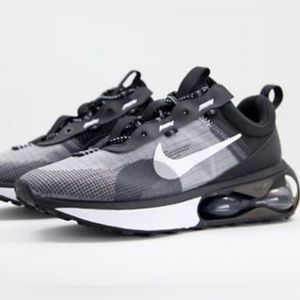 Nike Air Max 2021 sneakers in black/white/grey